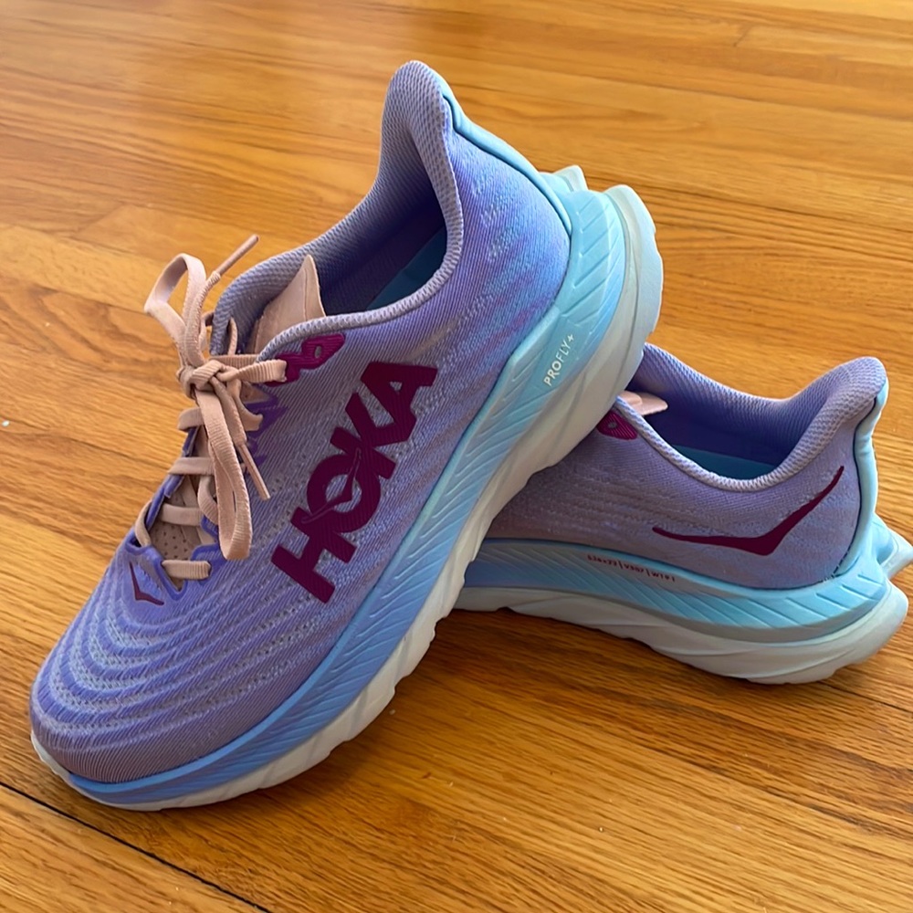 NWOT Women’s Hoka Mach 5 in color Baby Lavendar/Summer Song Size 8.5
